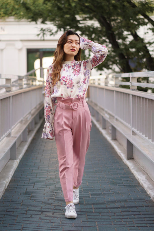 indian-model-floral-shirt-pink-trousers-street-style-front